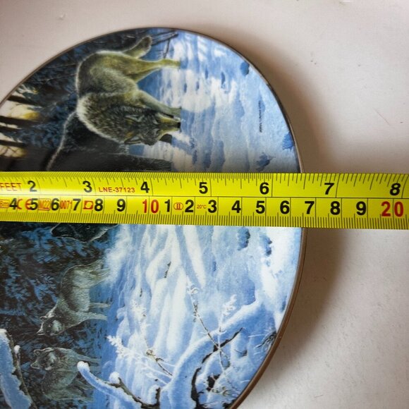 "DECEMBER WATCH BY PERIS CLAYTONWEIRS, DECORATIVE PLATE # 3918 A - Picture 4 of 5